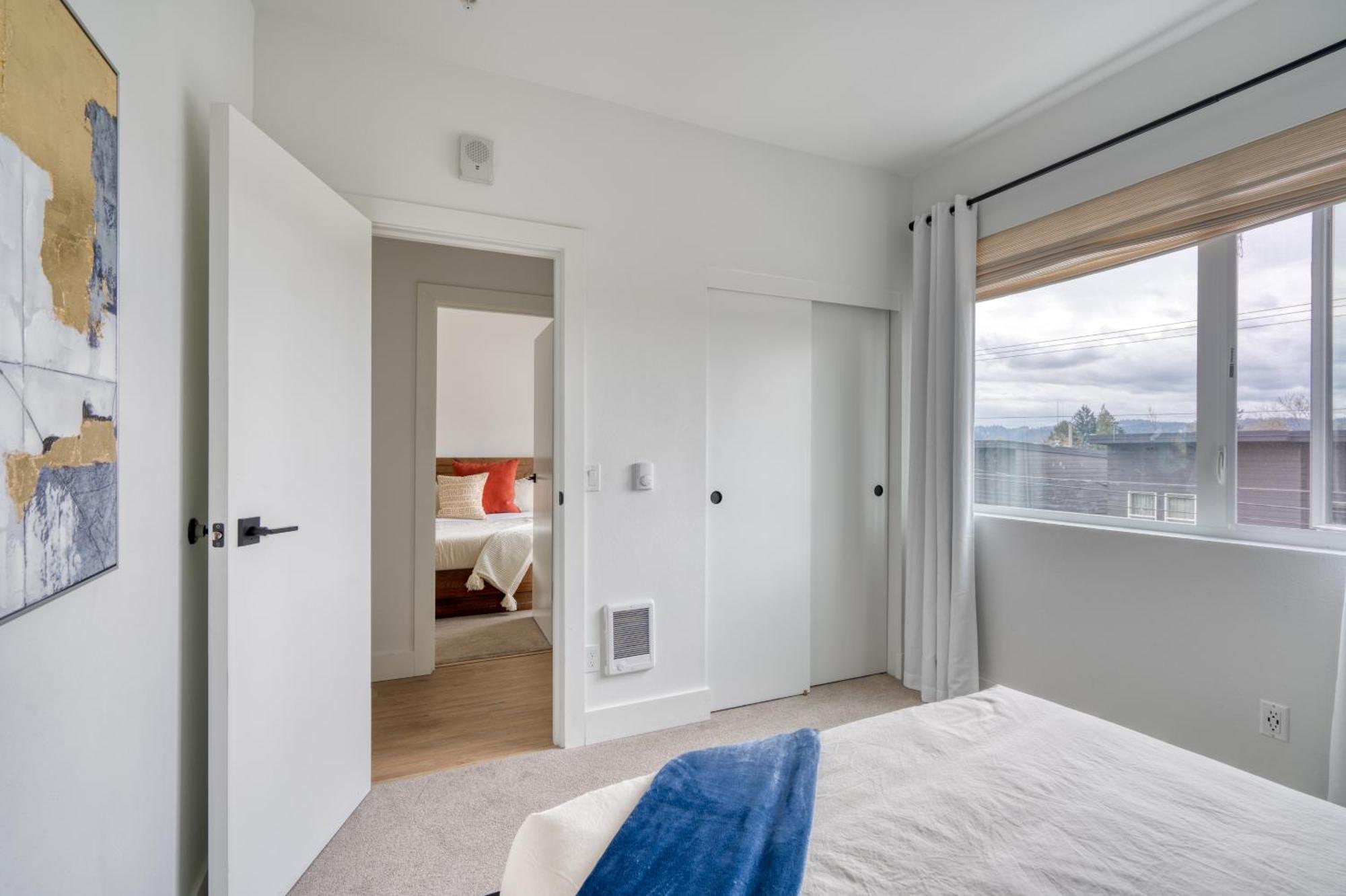 Holiday home Collection - Exclusive Entire Floor & Instaworthy Local Art Portland